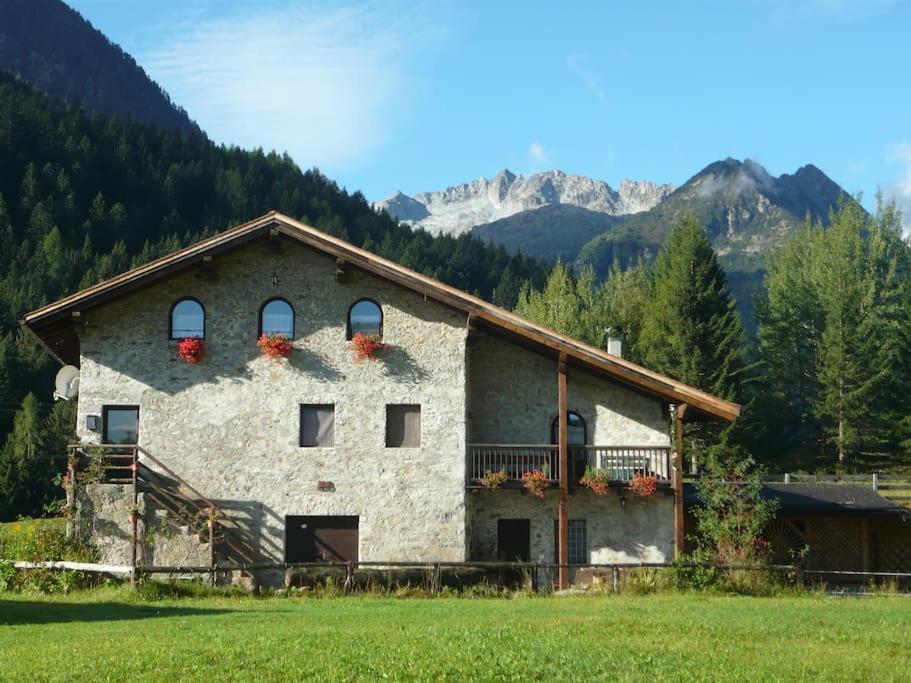 הוילה ורמיליו Chalet Rustico Bertolini Per Gruppi! מראה חיצוני תמונה